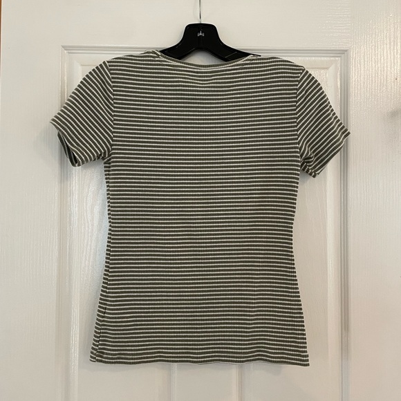 Old Navy Ribbed Fit Tee - Picture 2 of 3